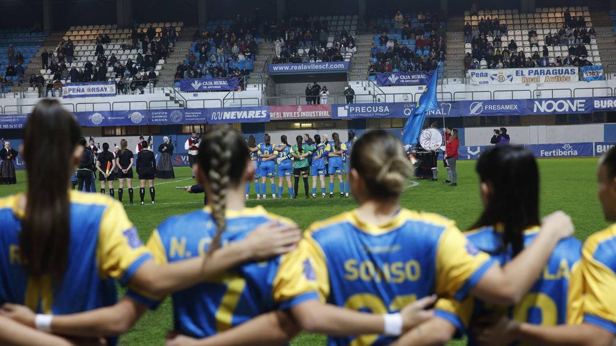 EN IMÁGENES: Así fue el debut de Asturias ante Navarra en un partido de fútbol femenino histórico en el Suárez Puerta
