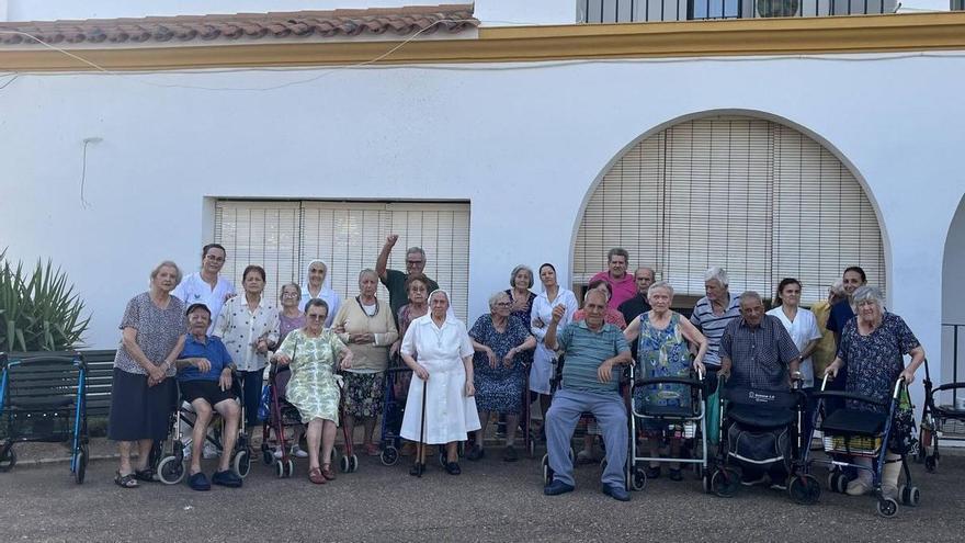 La residencia Lisardo Sánchez de Badajoz completa la primera fase de las obras, pero aún necesita 500.000 euros