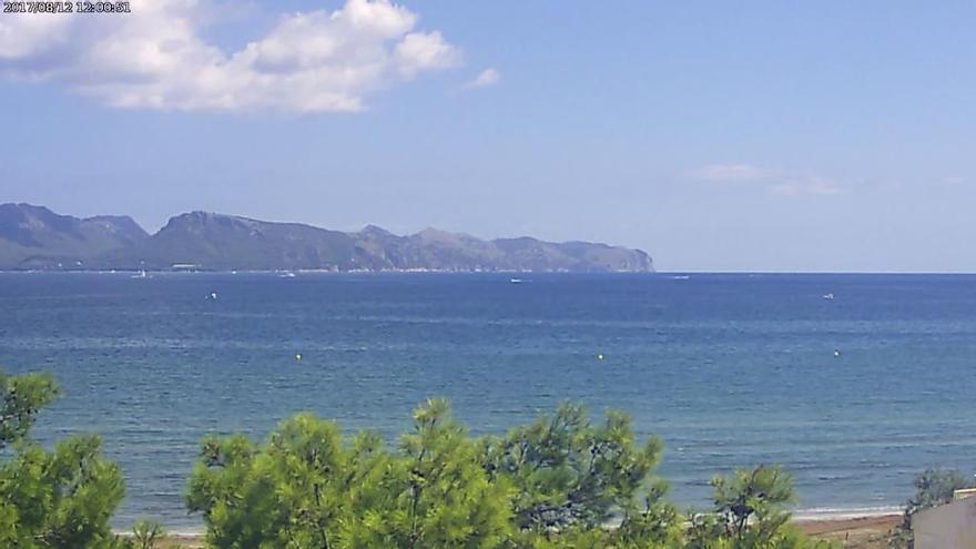 Viel Sonne und wenige Wolken am Mittwochvormittag (16.8.) in Port de Pollença.