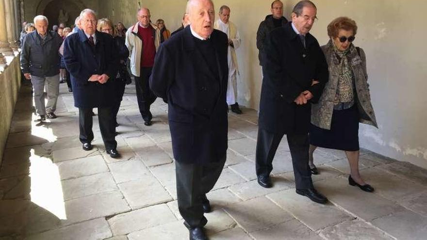 En primer término, el presidente de la Hermandad de Valdediós, Severino Álvarez.