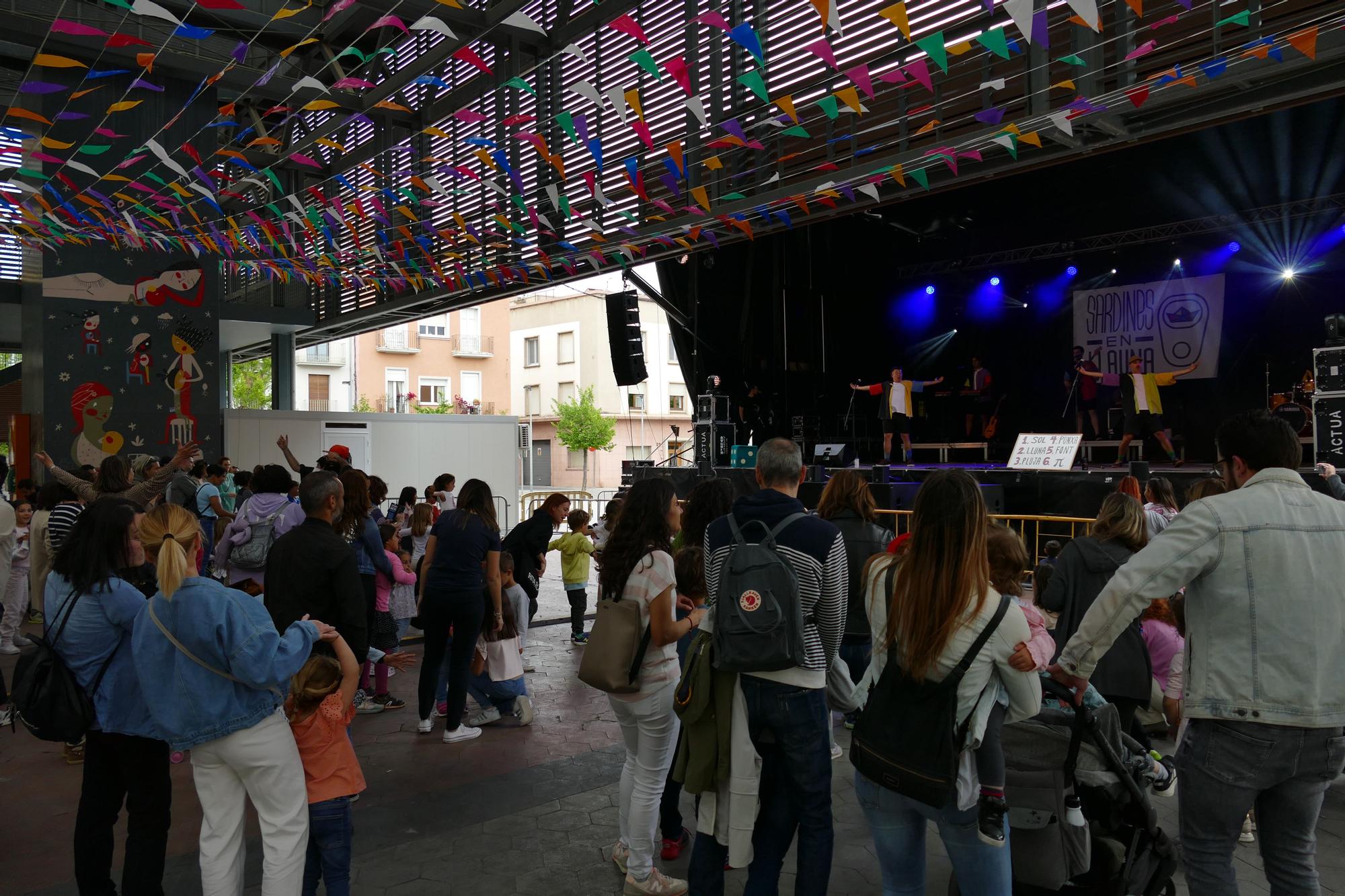 El grup Sardines en Llauna anima la mainada a Figueres