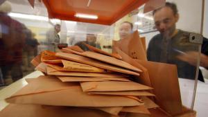 "Me ofende que se cuestione el sistema de voto por correo"