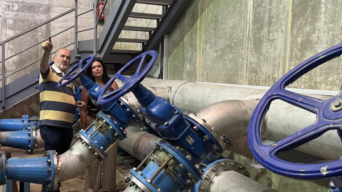 Visita de la alcaldesa de Huesca, Lorena Orduna, a la potabilizado.