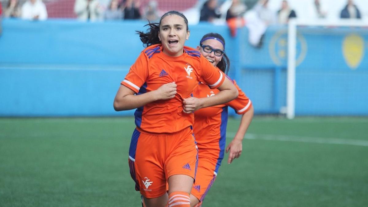 Mara Fernández celebra su gol contra Asturias