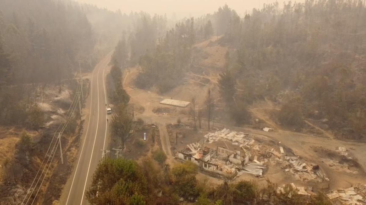 Los incendios que arrasan Chile dejan ya más de 20 muertos