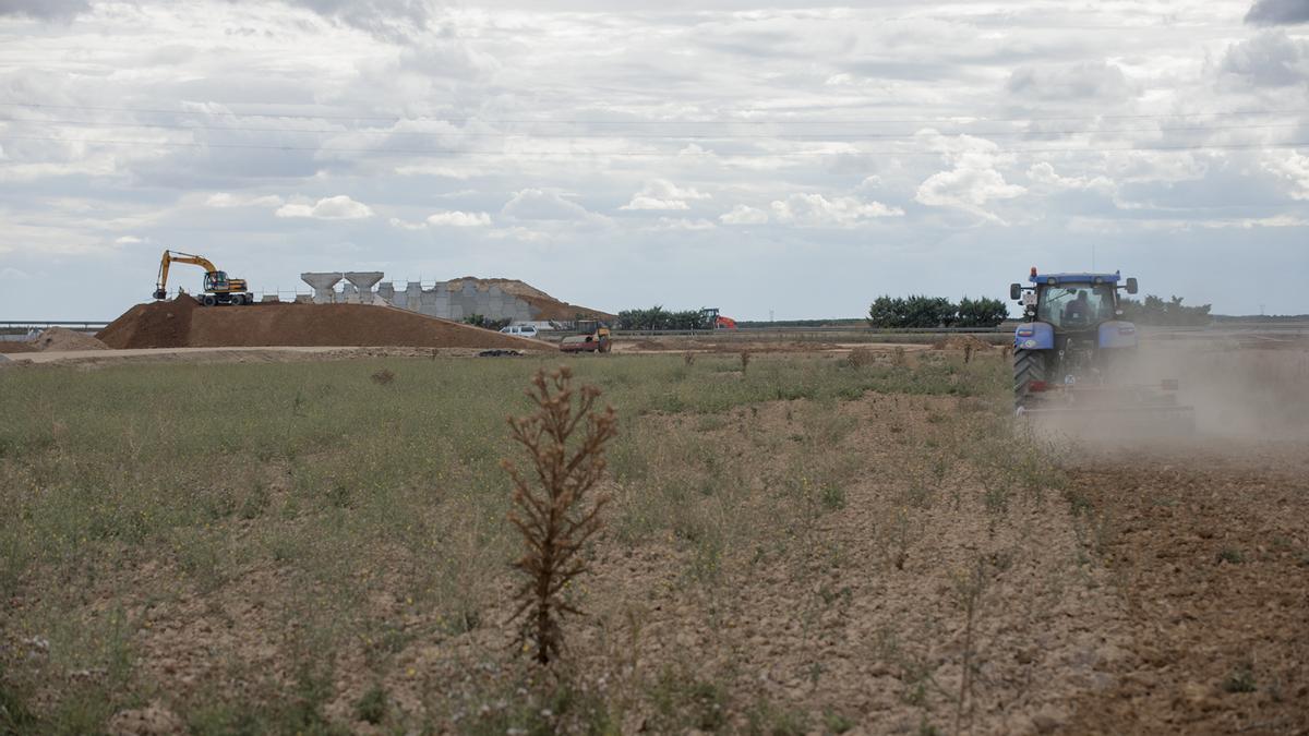 Zona de Castrogonzalo con suelo rústico pretendida por dos empresas para instalar placas solares.