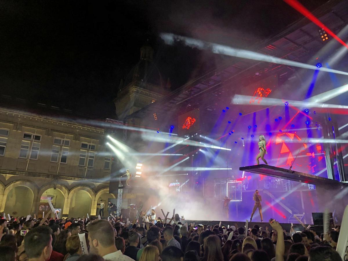 Actuación de la Orquesta Panorama en Vigo en el año 2019.