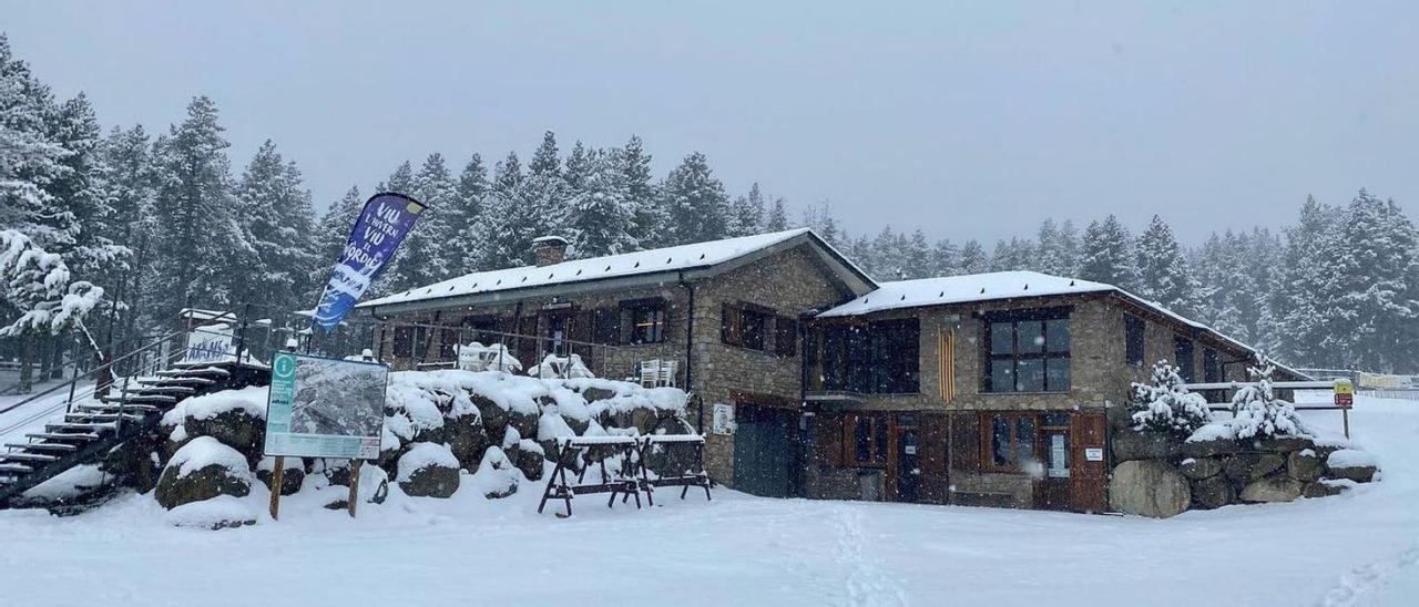 L’edifici de serveis de l’estació d’esquí d’Aransa, al municipi de Lles | TOT NORDIC