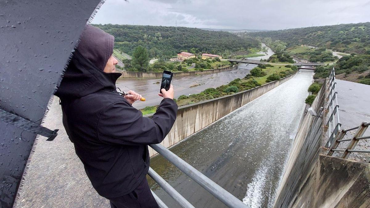 San Rafael de Navallana sigue desembalsando