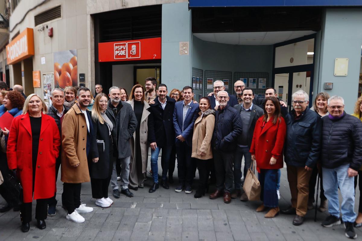 Bielsa presenta su candidatura de forma oficial en València
