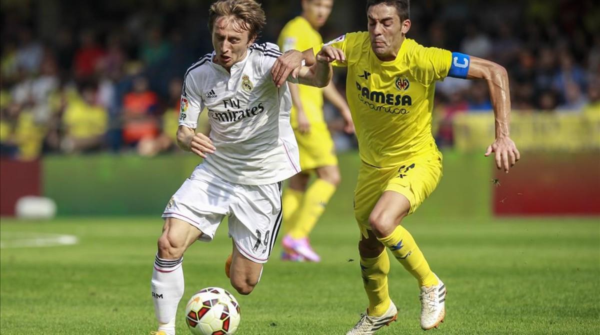 tecnicomadrid27401684 valencia 28 9 14  deportes luka modric y bruno el jugador de