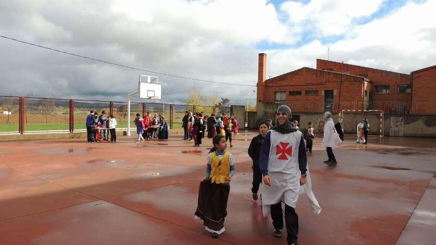 Una actividad celebrada en el instituto Sansueña de Santibáñez de Vidriales.