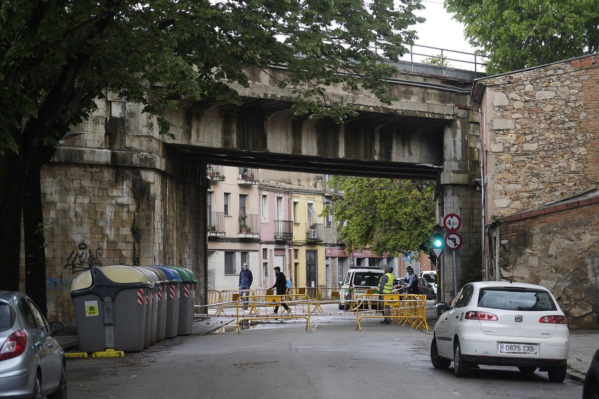 GIRONA CARRER PEDRET VIADUCTE TREN DESPRENIMENT PARTS FORMIGO DE LES VIGUES CARRER TALLAT