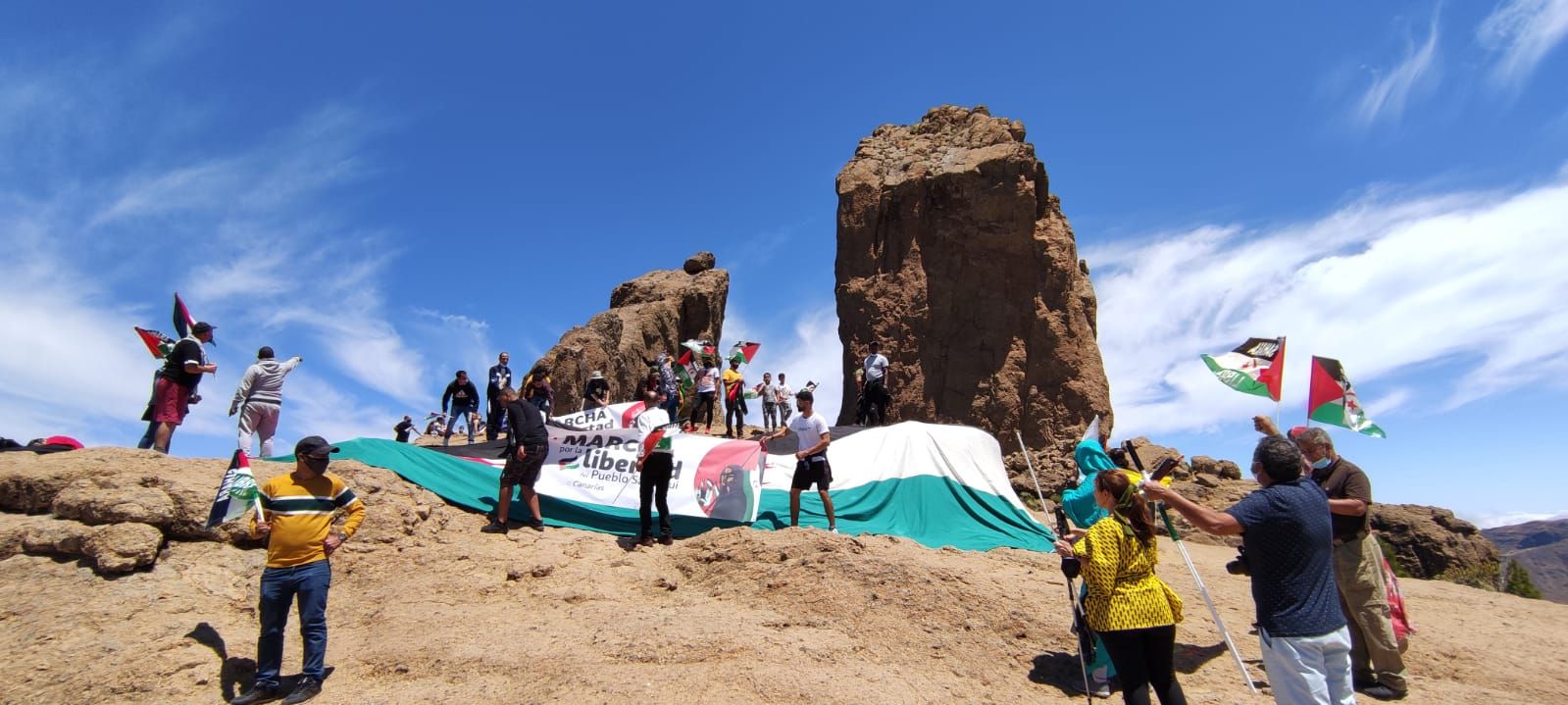 Los partidarios del pueblo saharaui 'toman' el Roque Nublo