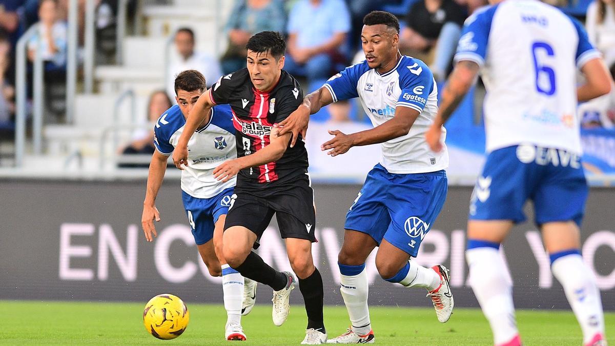 Una imgen del partido entre el CD Tenerife y el FC Cartagena