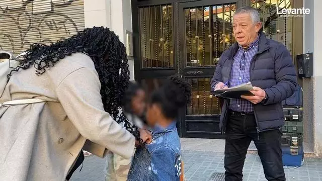 "Aquí en València no hay ni un piso social, mi única opción es un piso compartido en Gandia"