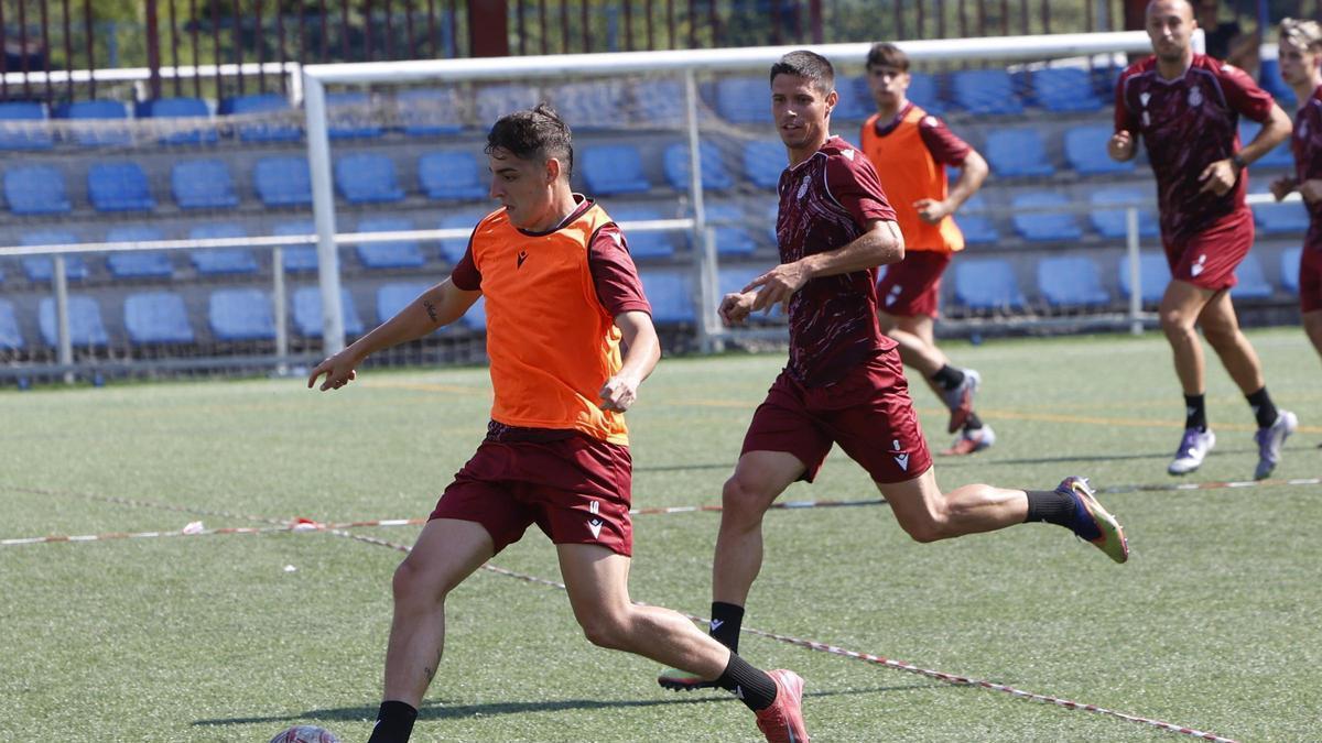 Alex Neskes expected to start for Avilés as Brais Abelenda is sidelined