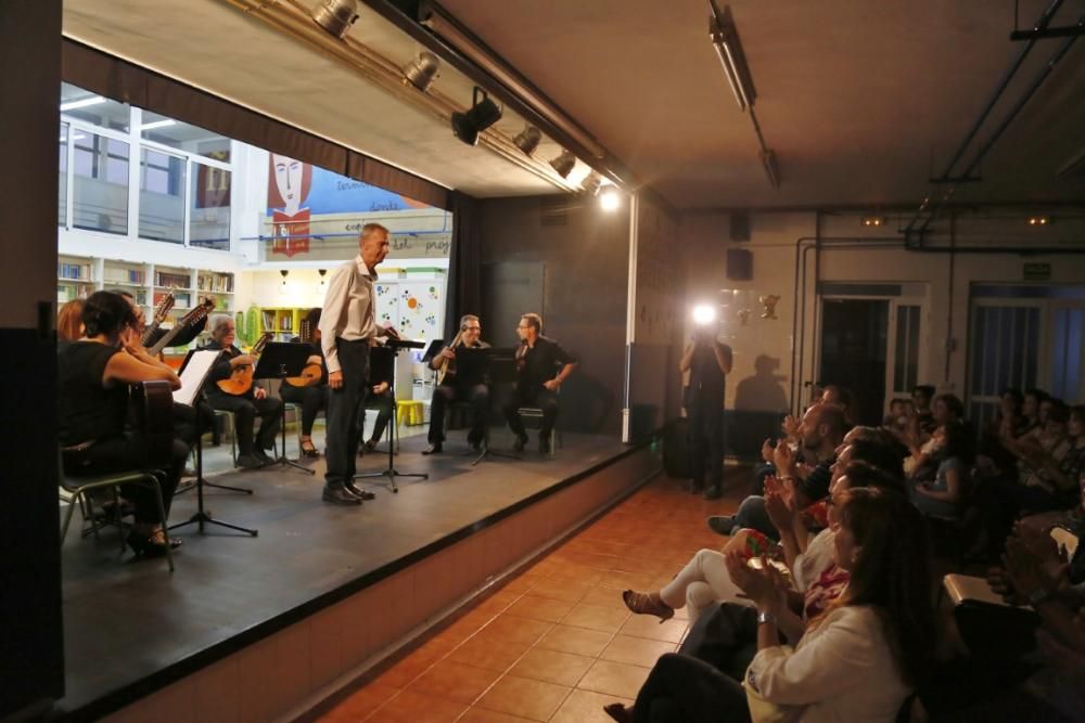 El Colegio Público Cuba renueva su biblioteca bajo el nombre de "Cecilio Gallego", padre de alumno e impulsor de las actividades del centro en sus inicios