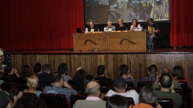 Germán Menéndez, Ángel de la Calle, Mariví Monteserín, Yolanda Alonso –edil de Cultura– y Jorge Iván Argiz en la clausura.| F. R.
