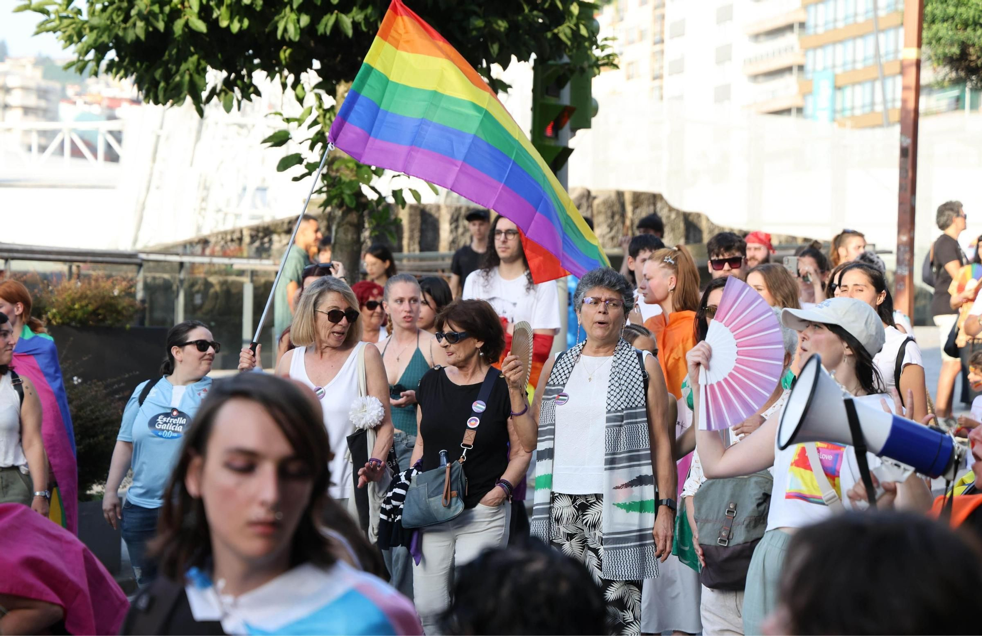 Una multitudinaria marcha celebra el Orgullo más colectivo en Vigo