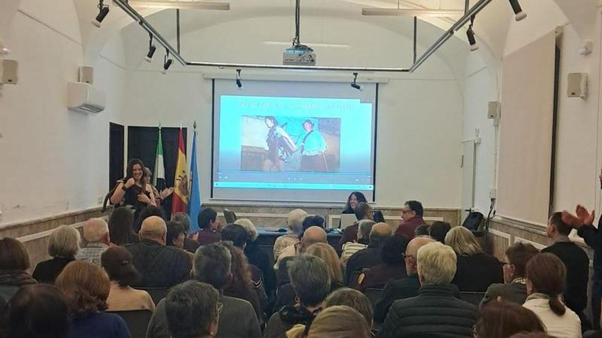 Ponencia 'La Serrana de la Vera. Más allá de la leyenda', de Beatriz García Montalvo .