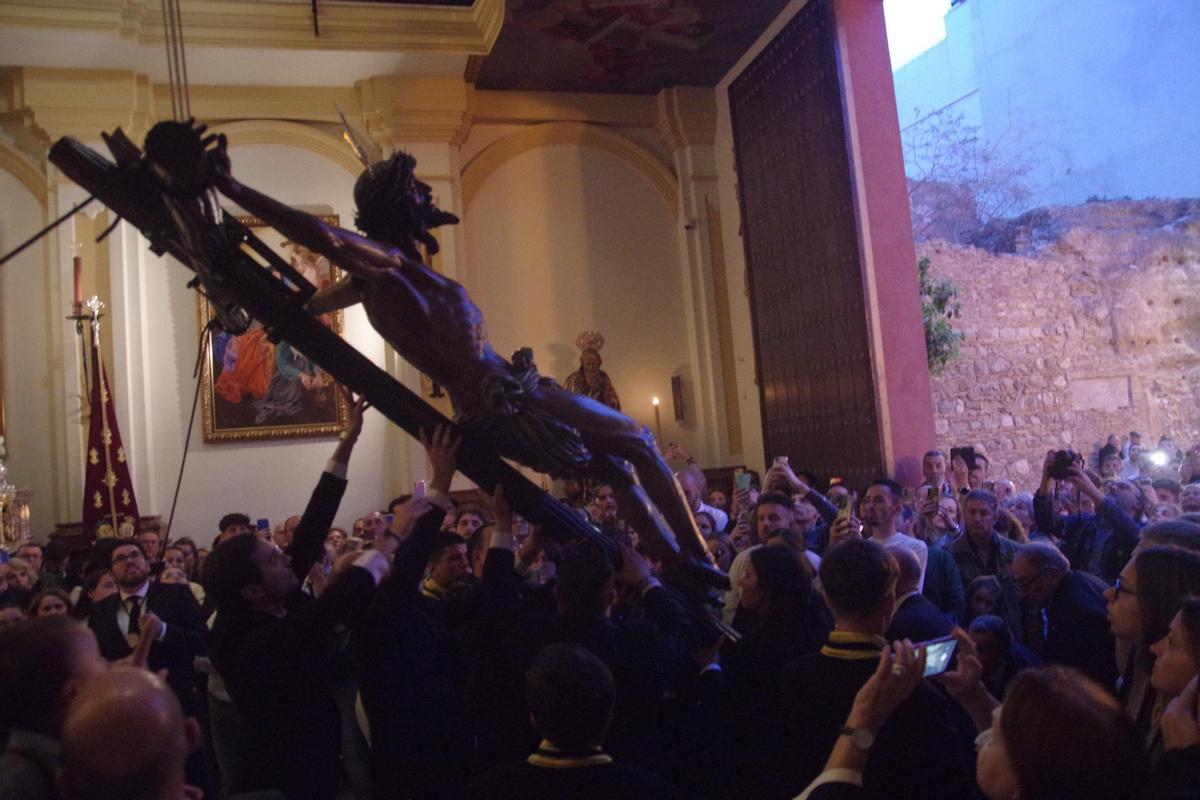 Entronización del Cristo de la Agonía de Las Penas 2024. Foto: Eduardo Nieto