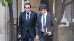 El ’conseller’ de Territori, Josep Rull, y el ’president’ de la Generalitat, Carles Puigdemont.