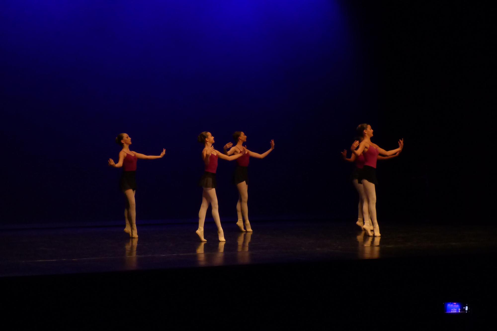 Les alumnes de l'Stage Intensiu de l'Escola de Dansa Marta Coll