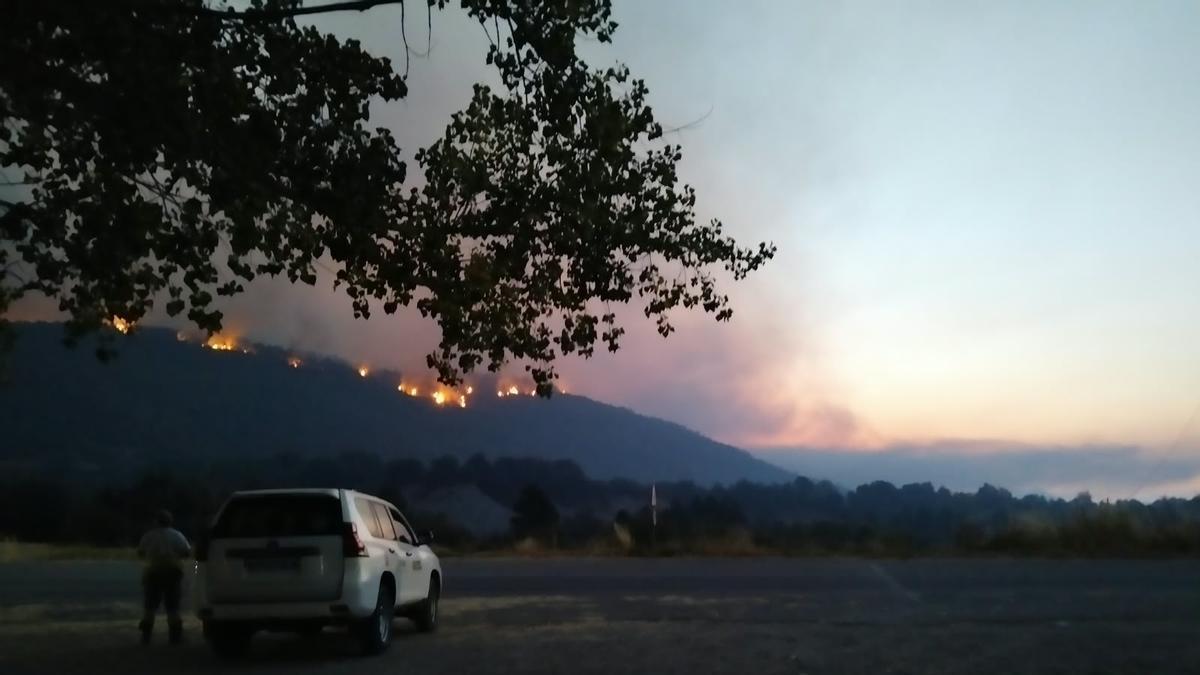 Situación del incendio en Santa María de La Peña durante la madrugada