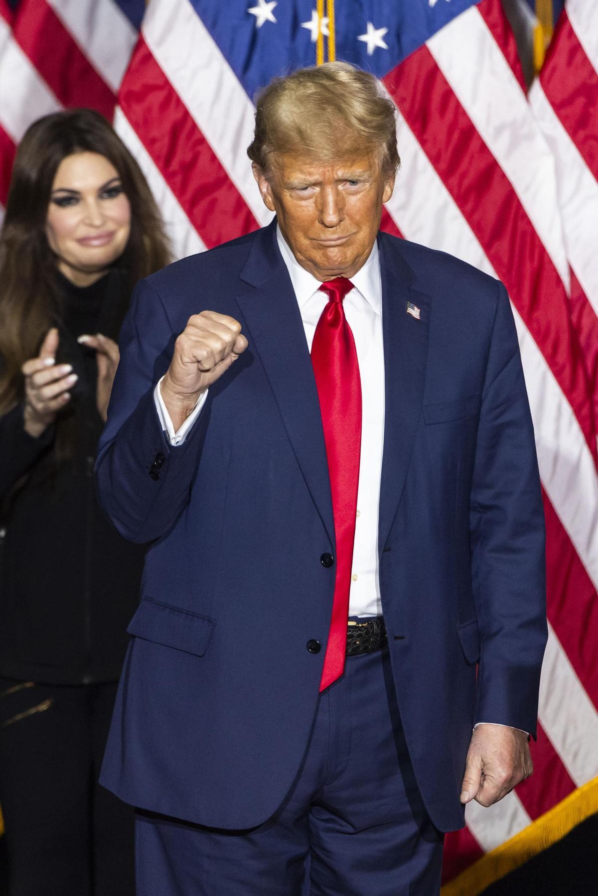 Trump arrasa en los caucus de Iowa