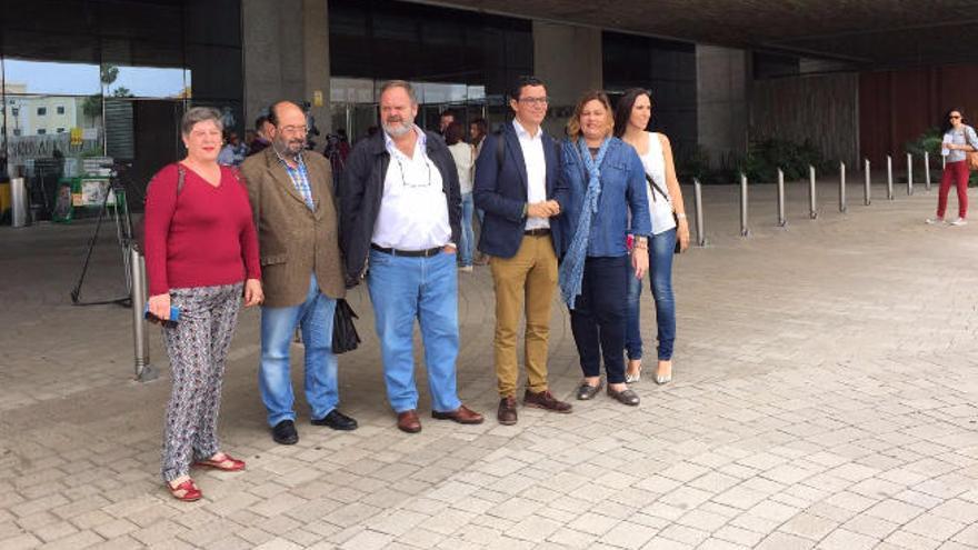 Los miembros de CC, esta mañana en la Ciudad de la Justicia.