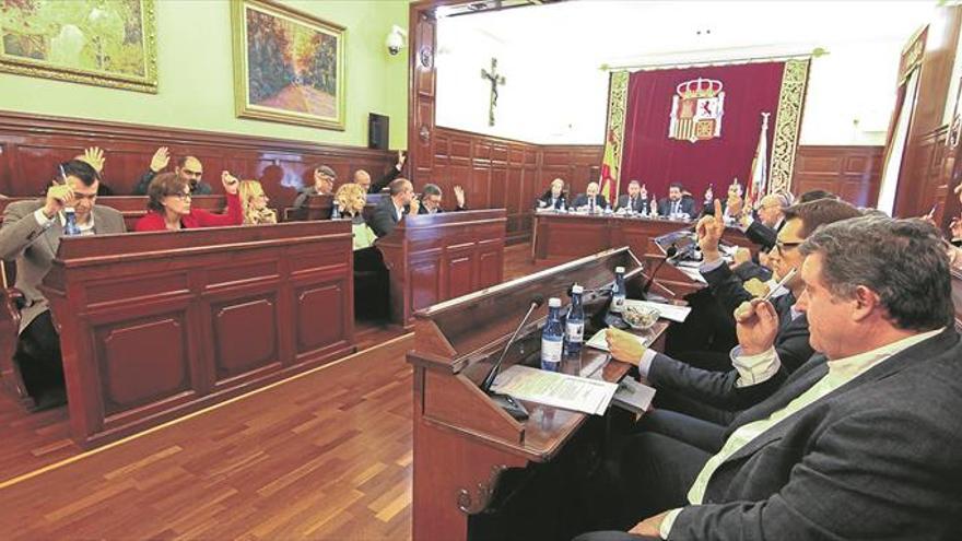 Diputación exige al Consell que cambie las cartas que apelan a valencianizar apellidos