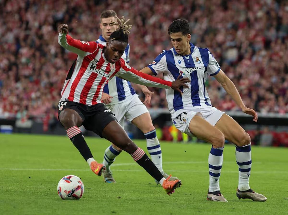 Nayef Aguerd, durante su etapa en la Real Sociedad en la temporada 2024/25