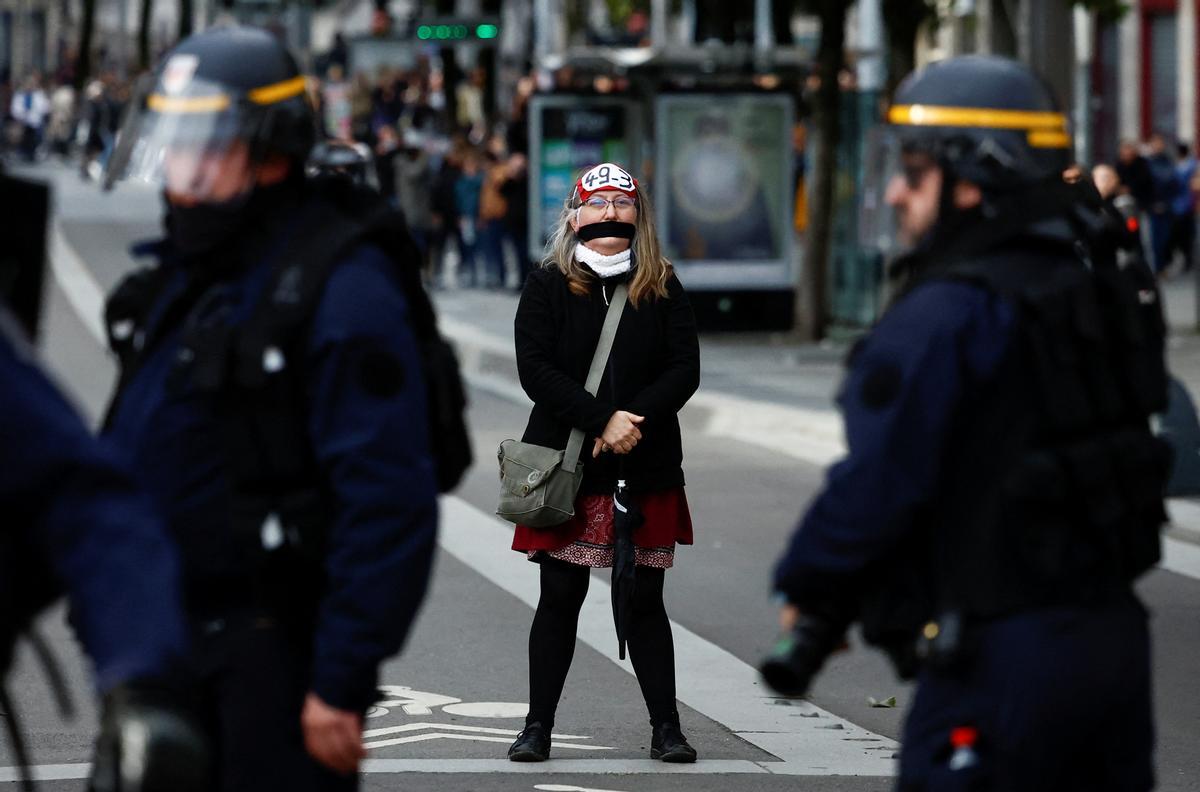 La manifestaciones en París se saldan con 122 detenidos