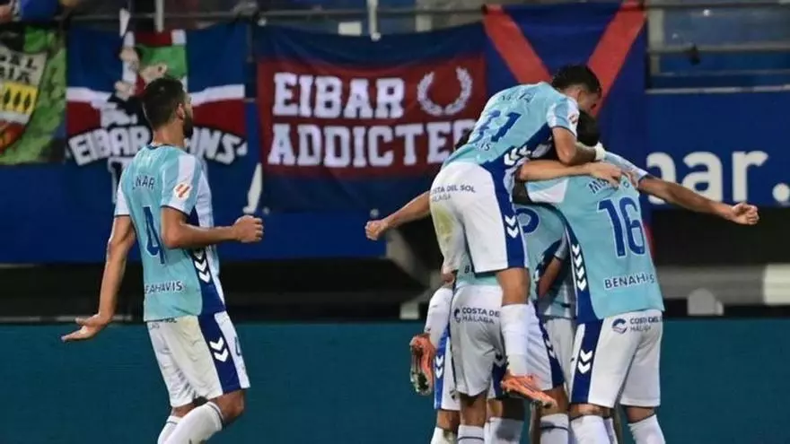 Resumen, goles y Highlights del Eibar 2 - 4 Málaga de la jornada 38 de LaLiga Hypermotion