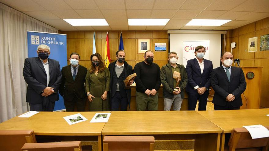 Asistentes a la ceremonia de ayer en el Centro de Investigación Forestal.   | // G. SANTOS