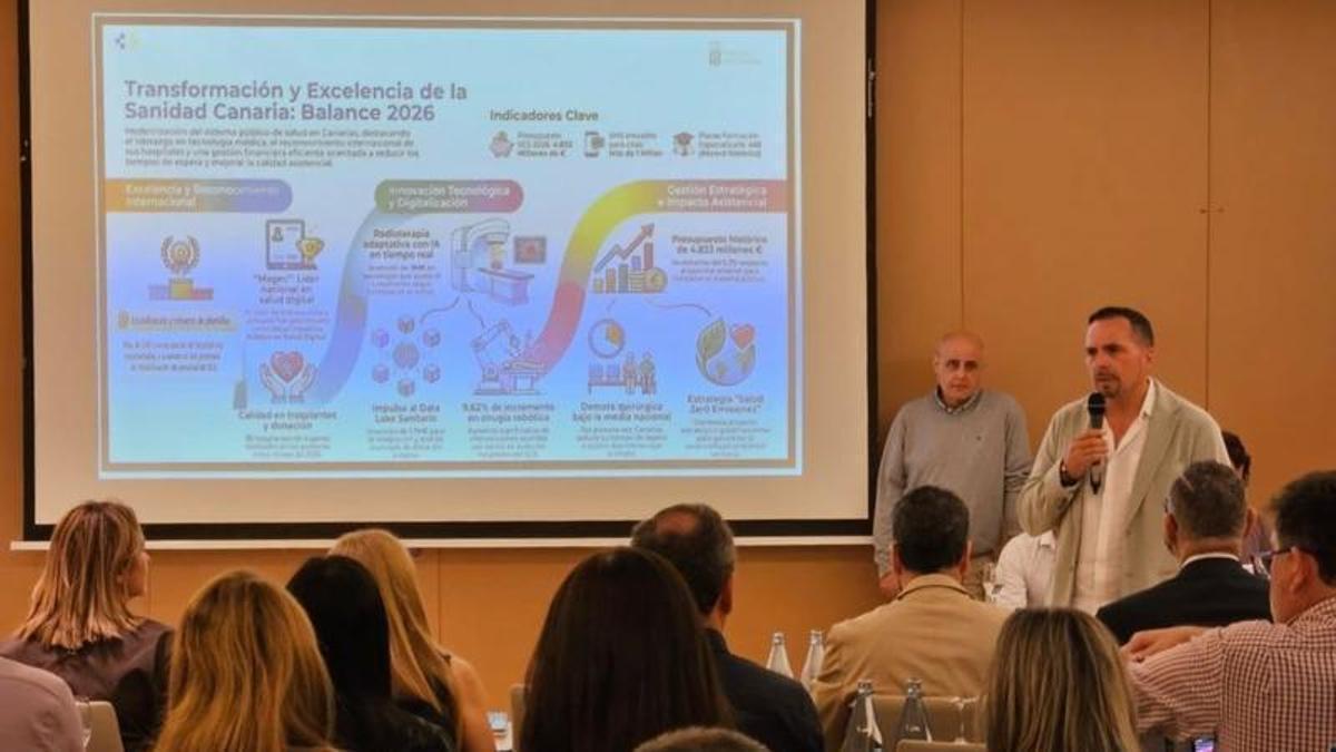 Adasat Goya, durante una reunión ejecutiva de la Dirección del SCS.