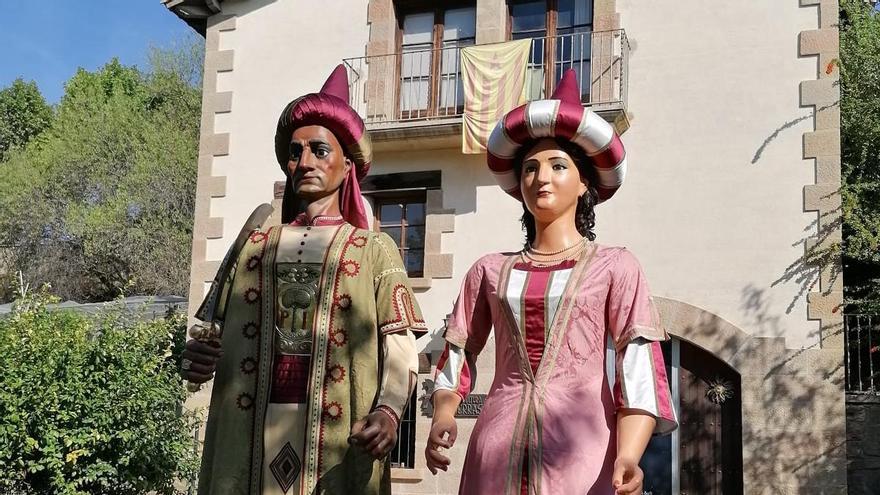 El taller Casserras de Solsona fa una restauració d&#039;urgència als Gegants del Pi de Barcelona