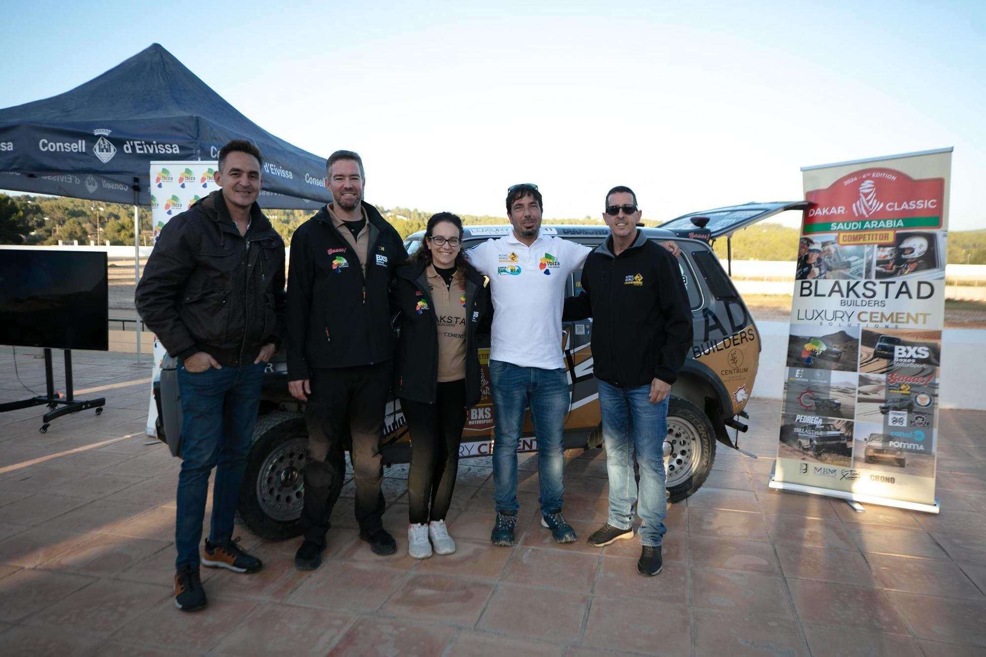 Descubre las fotos de la presentación de los corredores del Dakar en el hipódromo de Sant Rafel