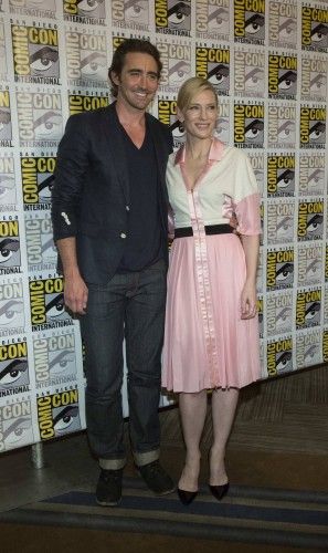 Blanchett y Pace posan durante la Comic-Con 2014