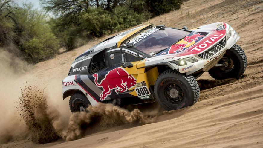 El 3008 DKR Maxi es el principal favorito a la victoria en el Dakar 2018.