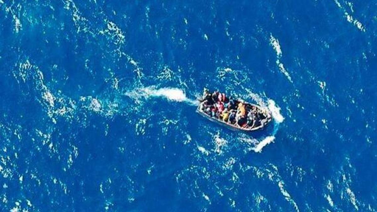 Al menos nueve muertos y dos desaparecidos al naufragar una patera en Lanzarote