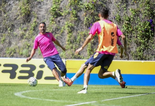 Entrenamiento de la UD Las Palmas en Barranco ...