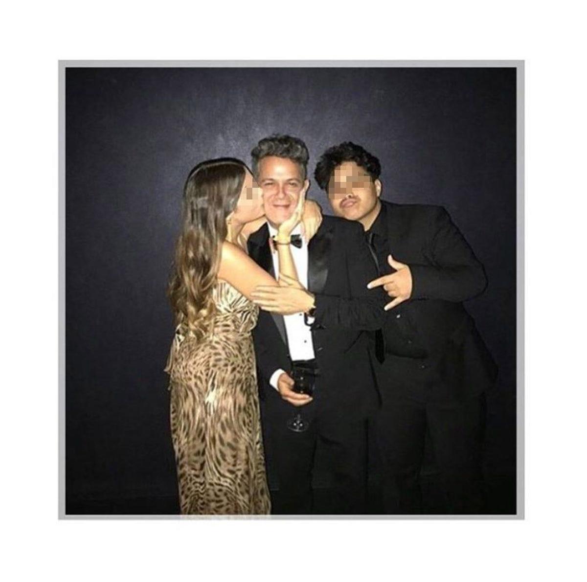 Alejandro Sanz junto a sus dos hijos mayores
