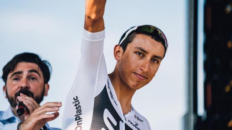 Egan Bernal sufrió una &quot;pequeña hemorragia cerebral&quot; tras caer en San Sebastián