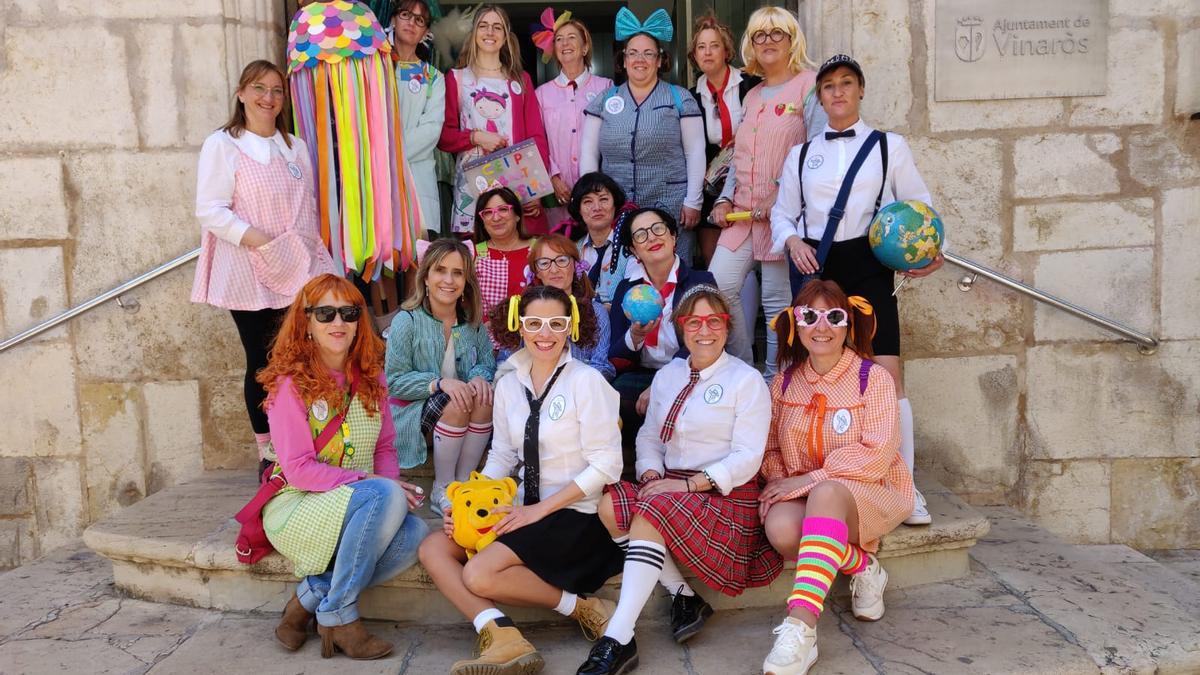 Un grupo de trabajadoras del Ayuntamiento, disfrazadas de colegialas.