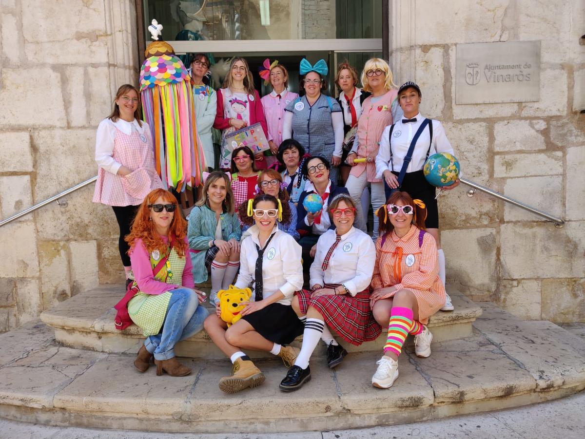 Un grupo de trabajadoras del Ayuntamiento, disfrazadas de colegialas.