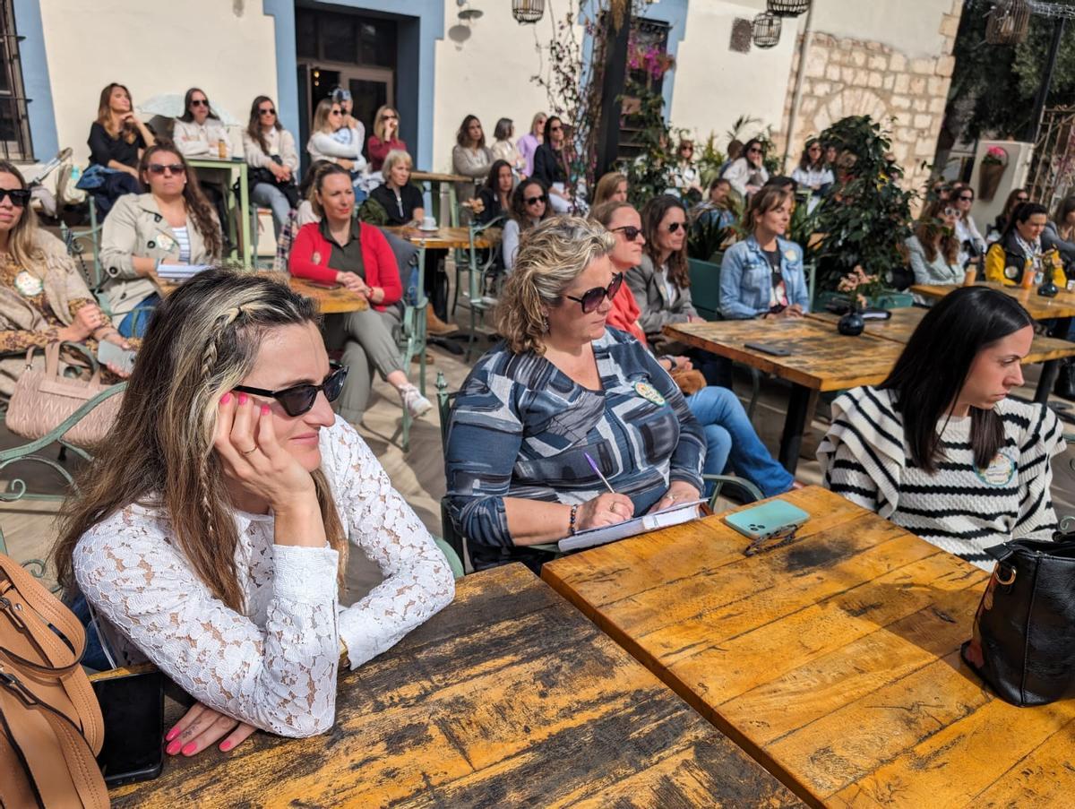 Benicàssim reúne a un centenar de 'jefazas'