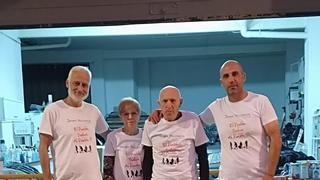 Logra salvar una máquina y hace camisetas de dana para reconstruir su casa-taller
