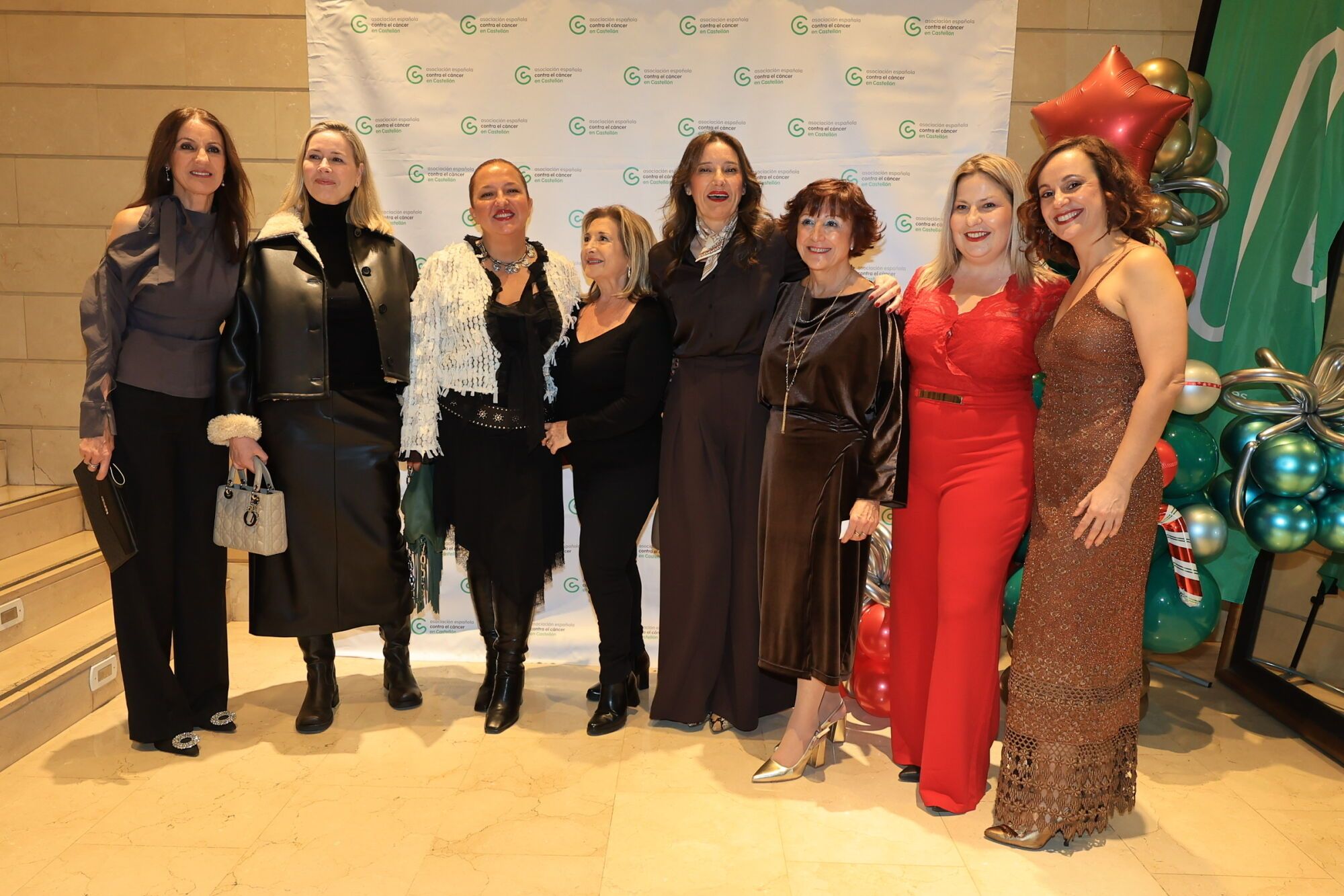 La AECC rinde homenaje al voluntariado en su tradicional cena solidaria
